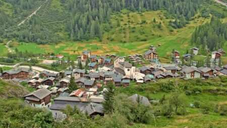 Il comune di Blatten nell'Alto Vallese / la commune di Blatten, dans le Haut-Valais (c) CC BY SA 3_0 Johannes Löw Wikimedia commons