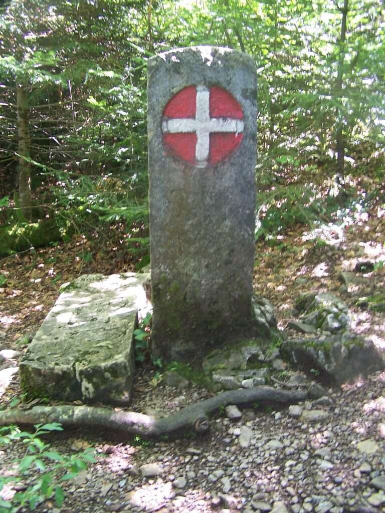 Borne frontière savoie (c) cc by sa 3 0 florian pépellin wikimedia commons