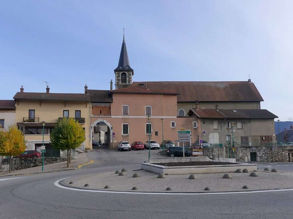 Centre bourg des marches (c) cc by sa 4 0 florian pépellin wikimedia commons