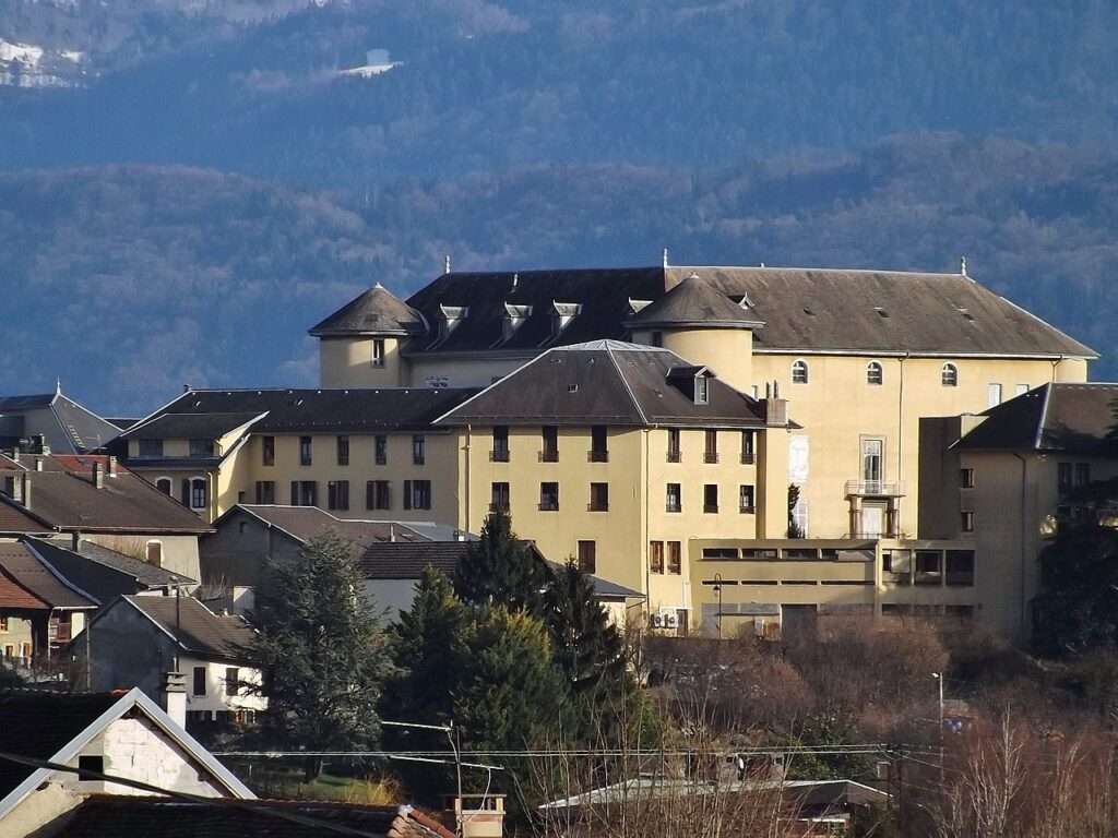 Château des marches (c) cc by sa wikimedia commons