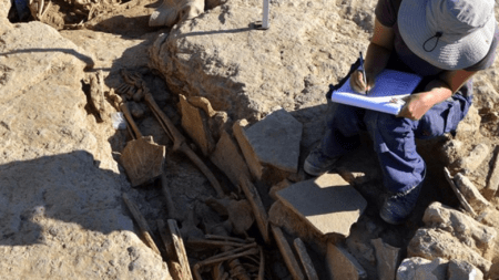 Des fouilles archéologiques dans les Alpes de Haute Provence (c) SDA 04