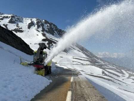 Déneigement au col du Petit-Saint-Bernard / Sgombero neve al colle del Piccolo San Bernardo (c) Département de la Savoie