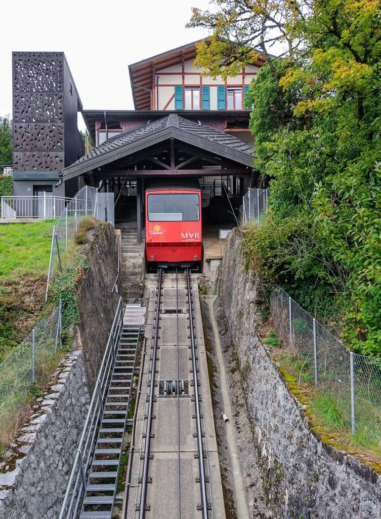 Funiculaire Mont-Pèlerin (c) CC BY SA 3_0 Llez Wikimedia Commons 
