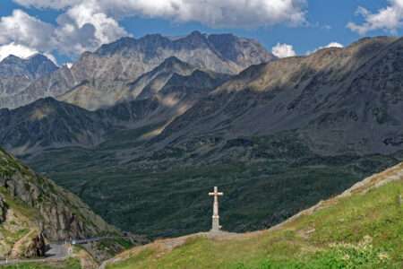 Du grand saint bernard, vers le valais et la combe de barasson (c) cc by sa 2 0 eric huybrechts