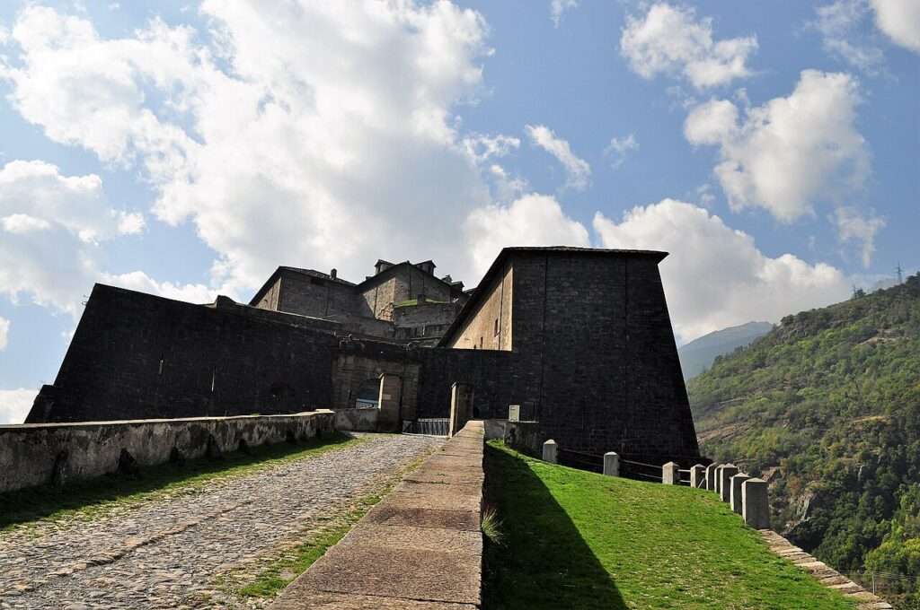 Fort d’exilles, côté piémont, est (c) cc by sa 4 0 luce61 wikimedia commons