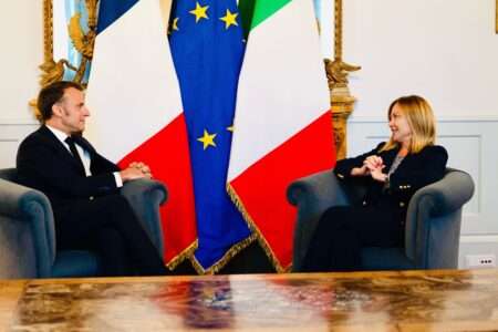 Il presidente Emmanuel Macron e la presidente del Consiglio Giorgia Meloni il 3 giugno 2025 a Roma per le relazioni italo-francesi - pour les relations franco-italiennes (c) CC BY-SA 3_0 IT Presidenza del Consiglio dei Ministri