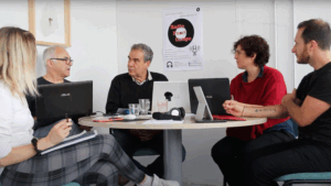 Radio Fuori Campo a Lione, una riunione in redazione (c) Comites Lione