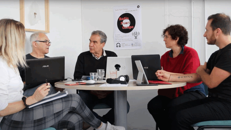 Radio Fuori Campo a Lione, una riunione in redazione (c) Comites Lione