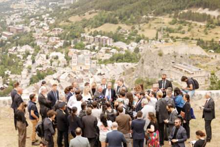 Un point presse pour François Bayrou et le Comité interministériel pour les Jeux Olympiques, à Briançon, le 27 juin 2025 - Un momento con la stampa per Bayrou e il Comitato interministeriale per i Giochi Olimpici a Briançon il 27 giugno 2025 (c) Florent Gardin Région Sud
