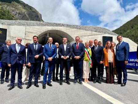 Photo de famille à l'inauguration du deuxième tube au Fréjus - foto di famiglia all'inaugurazione della seconda canna al Fréjus (c) Regione Piemonte