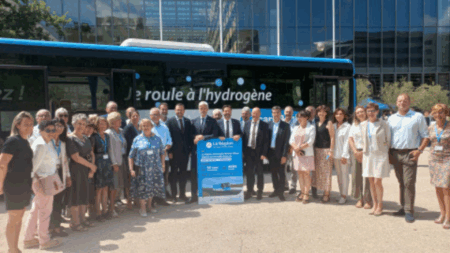 I nuovi autobus a idrogeno tra Lione, Annecy e Grenoble; Les nouveaux bus à hydrogène entre Lyon, Annecy et Grenoble (c) Région Auvergne-Rhône-Alpes A.C.