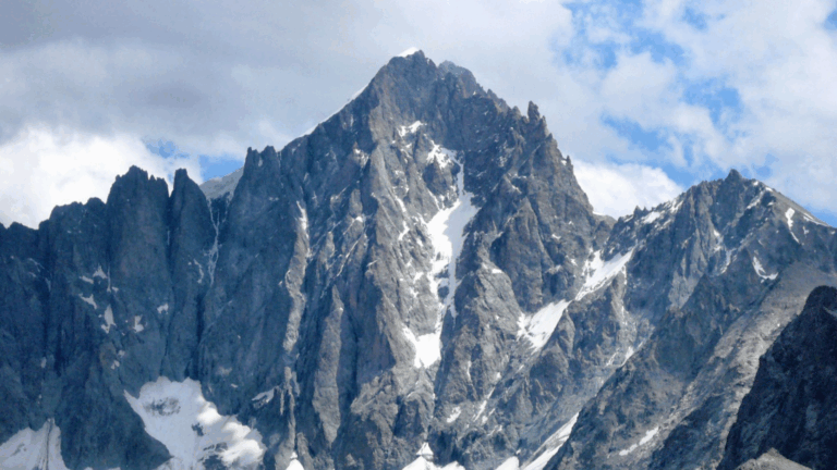 La Barre des Écrins, una delle montagne della Région Sud; La Barre des Écrins, l’une des montagnes de la Région Sud (c) CC BY-SA 3.0, Sébastien Roussennac, Wikimedia Commons