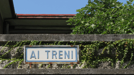 Stazione di Alassio nella tratta della linea ferroviaria Finale Liguria Andora (c) CC BY SA 3_0 Giorgio Stagni Wikimedia Commons