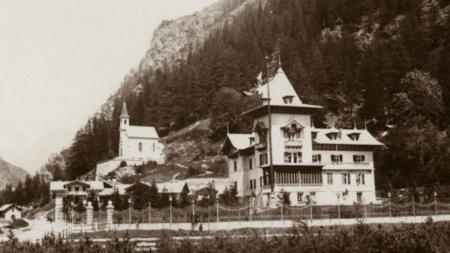 En Vallée d'Aoste, à In Valle d'Aosta a Gressoney-Saint-Jean Villa Peccoz nel 1902 (c) CC BY-SA Italia Fondazione Torino Musei (1871–1938) Wikimedia Commons