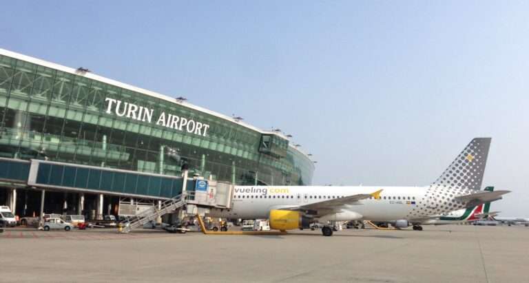 Aeroporto di Torino Caselle - Aéroport de Turin Caselle (c) CC BY SA 2_0 Paolo Cerutti