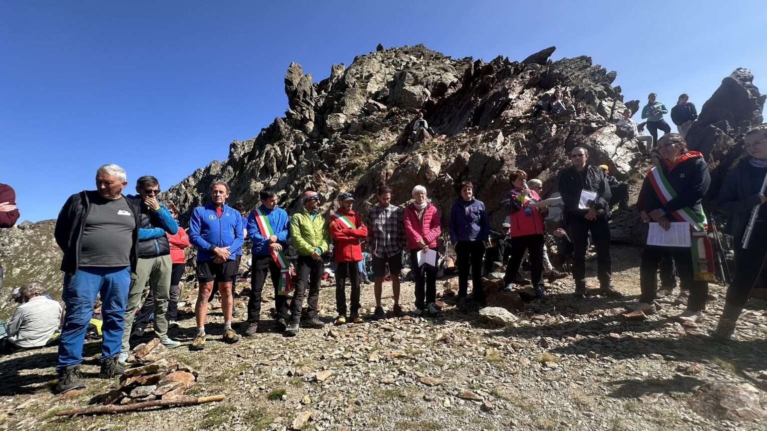 Al colle Ciriega alla Marcia della memoria per fuga degli ebrei da Saint-Martin-la-Vésubie - Au col Ciriegia pour la Marche de la mémoire (c) Ufficio del turismo di Borgo San Dalmazzo