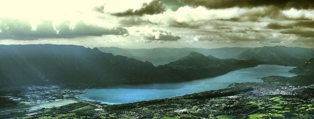 Lac du bourget (c) cc by sa 2 0 xtrasystole wikimedia commons