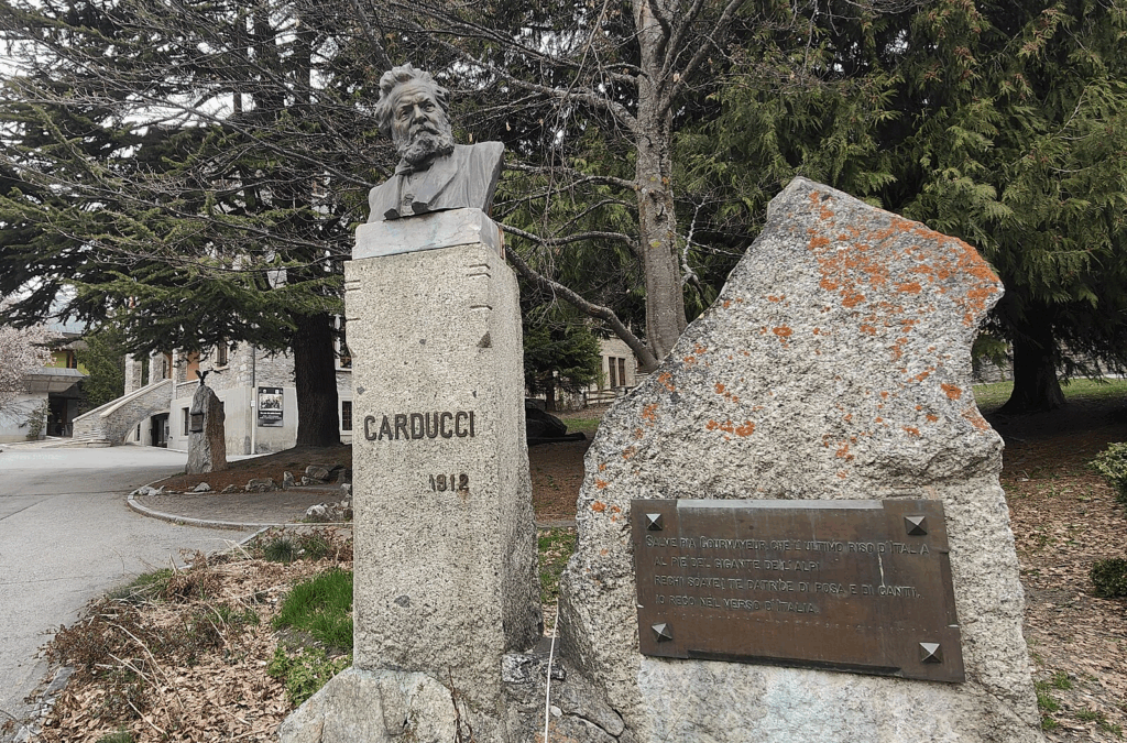 Il busto di Giosué Carducci a Courmayeur, in Valle d'Aosta
(c) CC BY SA 4_0 AlfromLig Wikimedia Commons