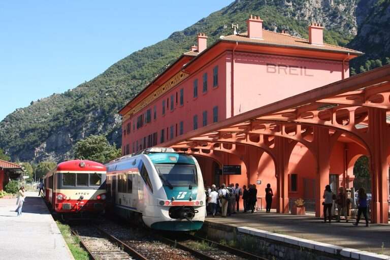La gare ferroviarie à Breil-sur-Roya (c) CC BY SA 3_0 Gilles tagada Wikimedia Commons