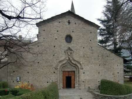 Ad Arnad, la facciata della Chiesa di Saint-Martin de Tours (c) CC BY-SA 3_0 Laurom Wikimedia Commons