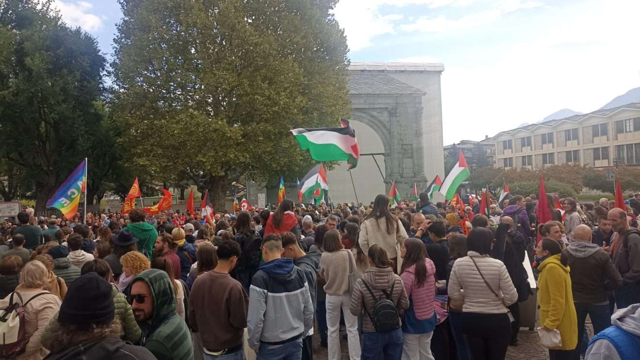 Anche ad Aosta un momento dello sciopero per la flottiglia e Gaza, il 3 ottobre 2025 (c) Nos Alpes