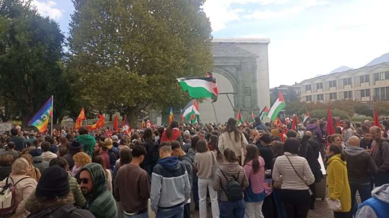 Anche ad Aosta un momento dello sciopero per la flottiglia e Gaza, il 3 ottobre 2025 (c) Nos Alpes