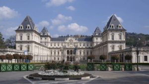 Il castello del Valentino a Torino (c) CC BY-SA 2_0Peter Broster Wikimedia Commons