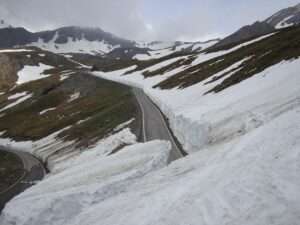 La neige au col de l'agnel, au printemps (c) cc by sa 3 0 abracaadabrate wikimedia commons