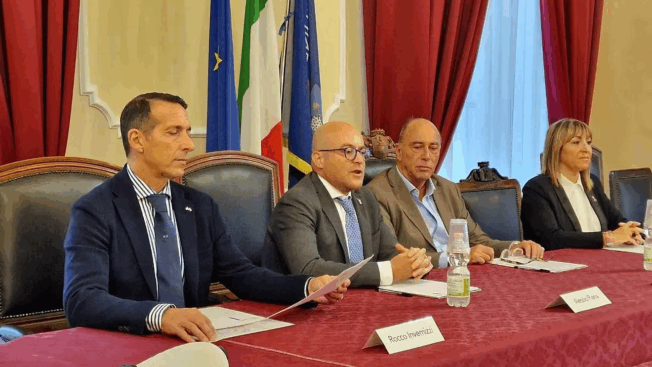 La presentazione delle misure sul decoro delle attività commerciali ad Alassio, il 20 ottobre 2025 (c) Comune di Alassio
