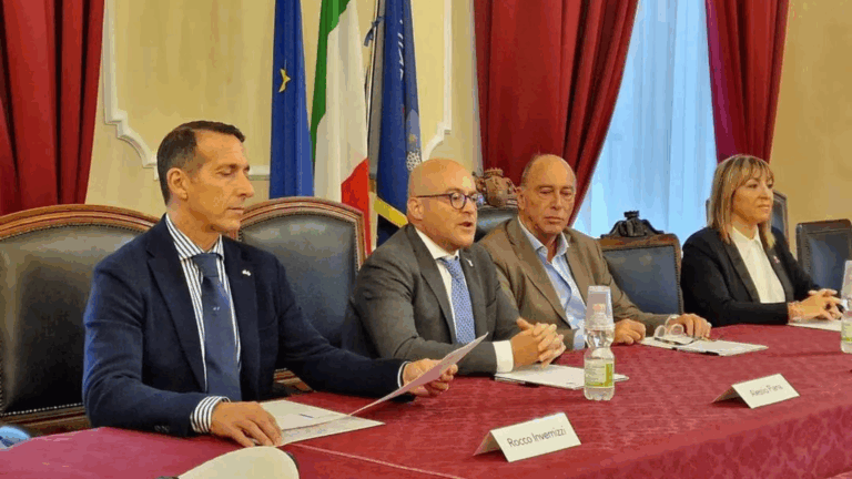 La presentazione delle misure sul decoro delle attività commerciali ad Alassio, il 20 ottobre 2025 (c) Comune di Alassio