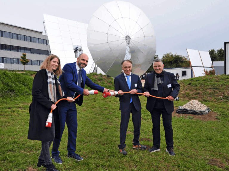 L'inauguration de la centrale de fusion solaire, le 3 octobre 2025 , à La-Chaux-de-Fonds(c) Entreprise Panatere