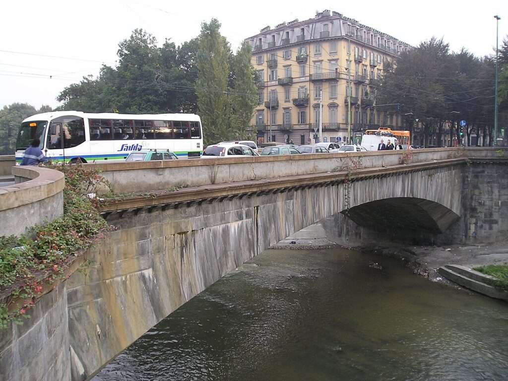 Ponte Mosca a Torino (c) Antonio_971 Public domain Wikimedia Commons
