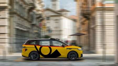Robotaxis publics dans quatre cantons suisses et dans les montagnes à partir de 2026 Robotaxi dans quatre cantons suisses dès 2026 (c) CarPostal Autopostale