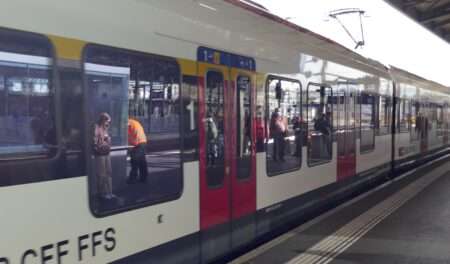 Un train dans la gare de Lausanne (c) CC BY SA 4_0 MHM55 Wikimedia Commons