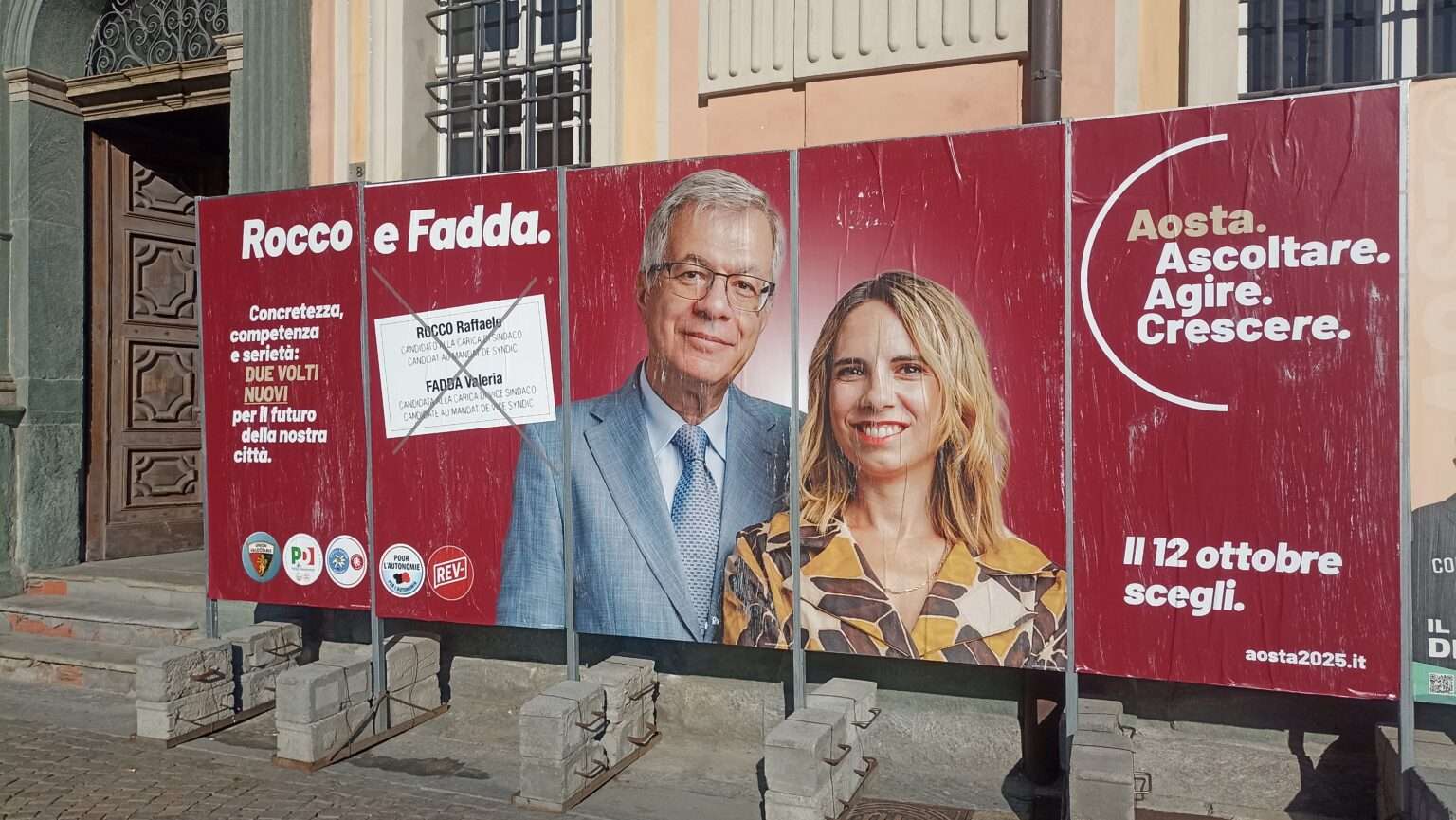 Les affiches Rocco-Fadda pour le second tour aux élections municipales à Aoste (c) Nos Alpes