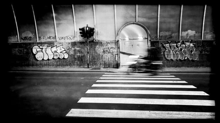 “Ritorno da Genova”, Yves Robert tra Liguria e Svizzera; « Retour de Gênes », Yves Robert entre la Ligurie et la Suisse (c) Atelier Cargo