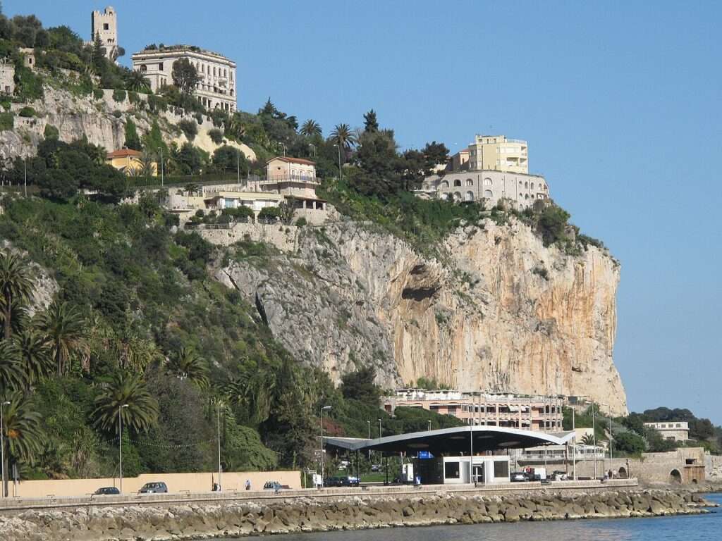 La vecchia dogana di mentone (c) public domain tangopaso wikimedia commons