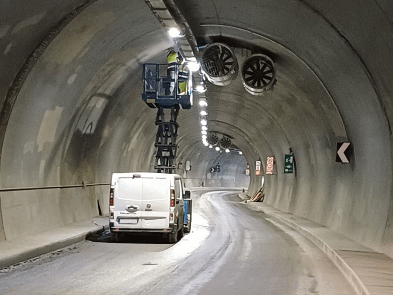 Lavori agli impianti al tunnel di Tenda (c) Anas