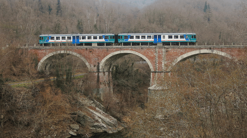 Ceva-Ormea, un ponte della ferrovia (c) CC BY SA 3_0 Giorgio Stagni Wikimedia Commons