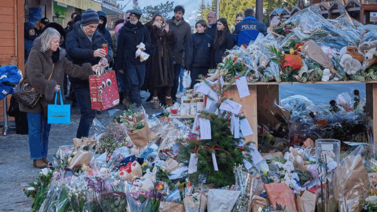 Crans Montana, le temps du deuil / Crans-Montana, il momento del lutto (c) Etat du Valais Sédrik Nemeth
