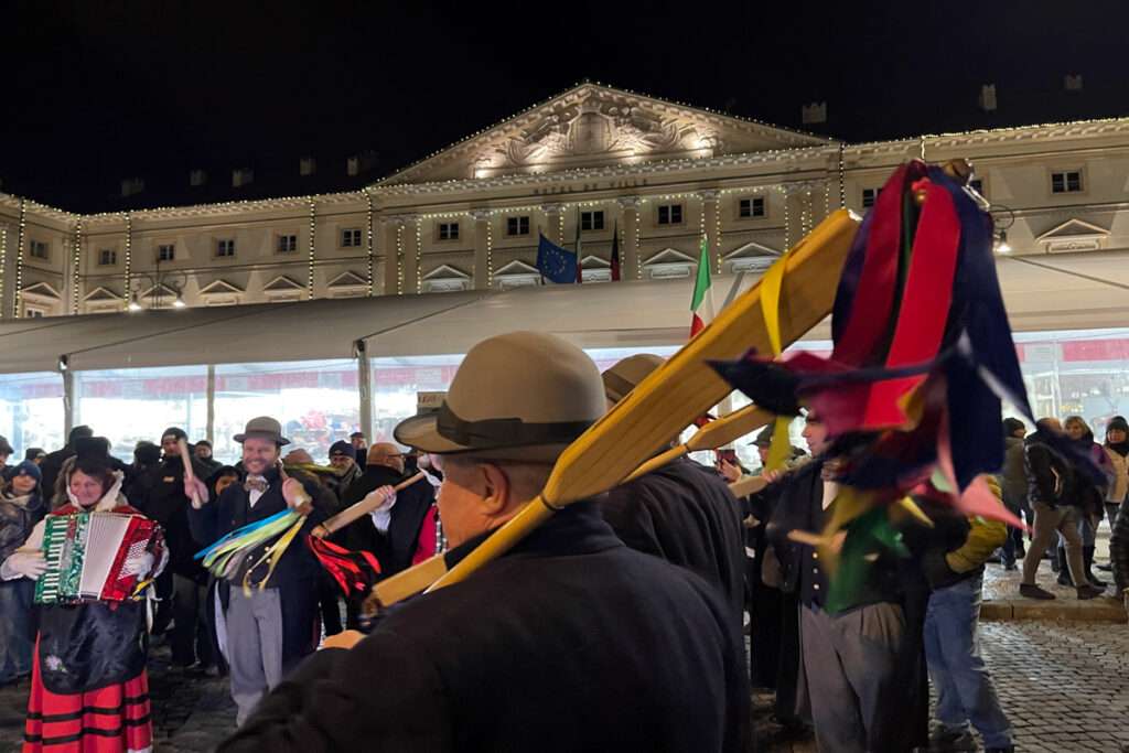 I canti e i balli alla veillà alla foire de saint ours, la fiera di sant'orso (c) regione autonoma valle d'aosta 2025 2 2