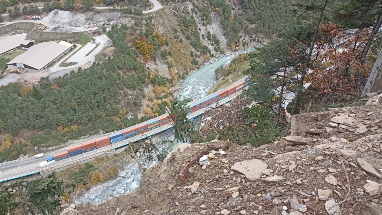 La frana di La Praz, in Maurienne, vista dall'alto ai tempi dei lavori, a ottobre 2024 (c) Nos Alpes Enrico Martial