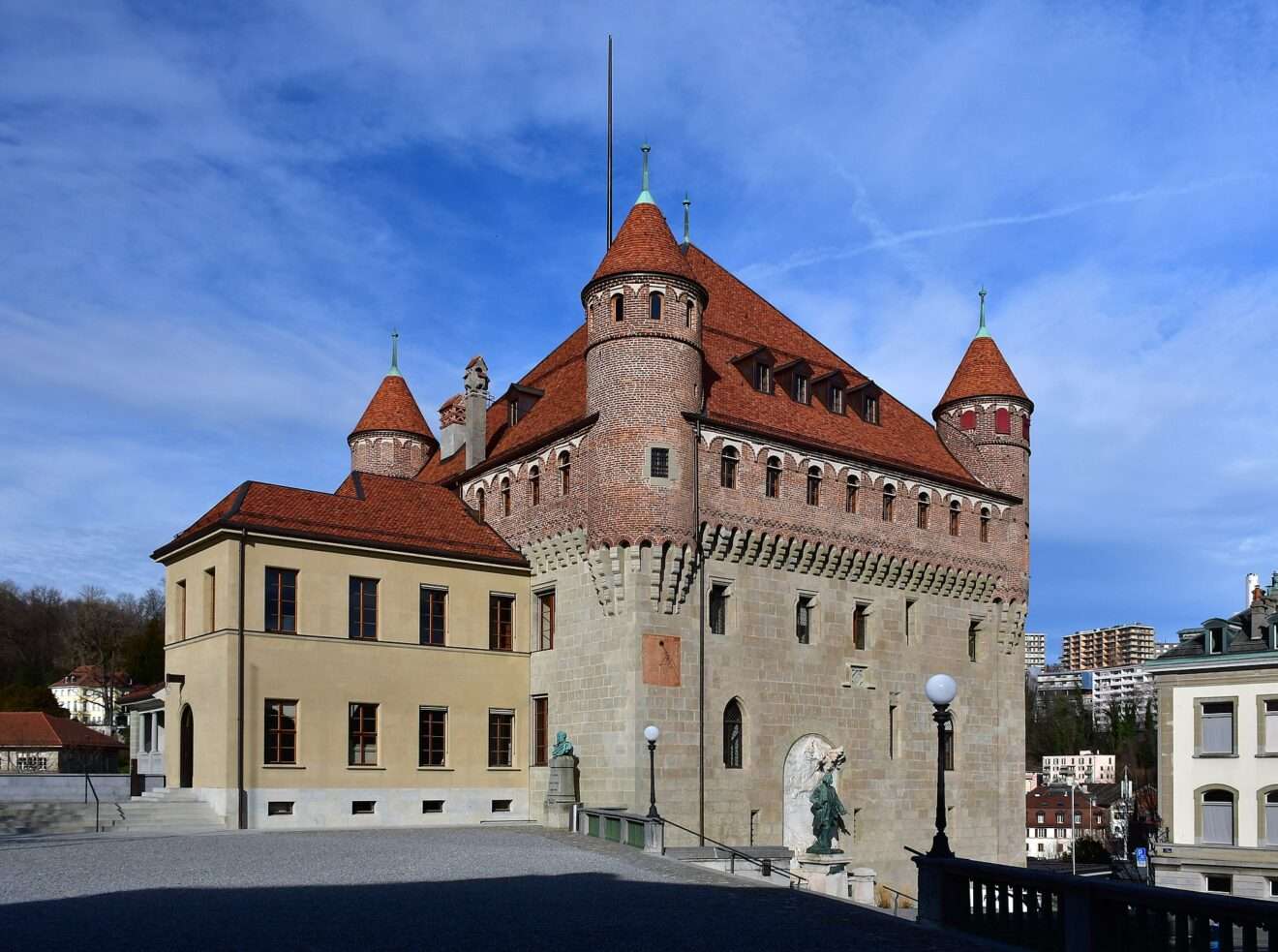 Il Castello di Saint-Maire, sede del Conseil d’État del Canton Vaud (c) CC BY-SA 4.0, Gzzz, Wikimedia Commons