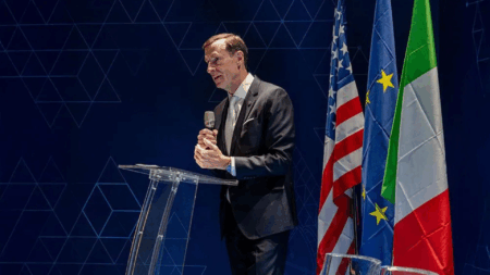 La conferenza di presentazione dell’ufficio dell’Istituto americano dell’aerospaziale a Torino, La conférence de présentation du bureau de l'Institut américain de l'aérospatiale à Turin (c) AIAA