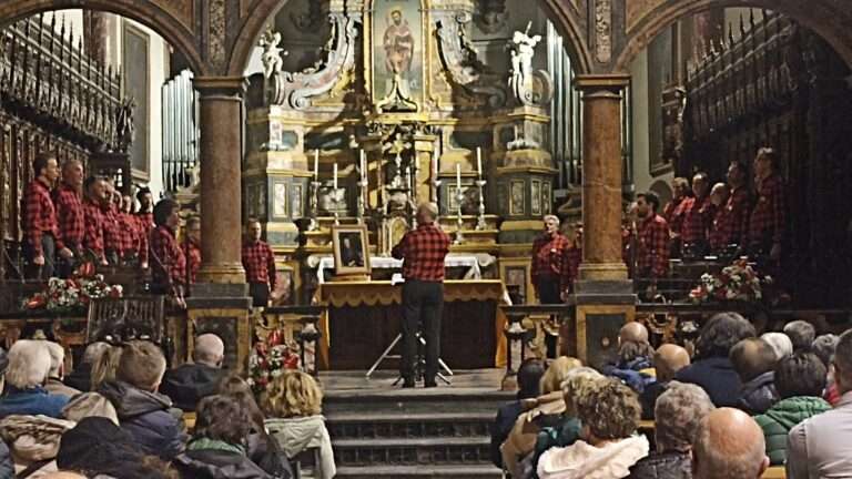 Il coro di Sant'Orso, il 29 gennaio 2026, in chiesa (c) Nos Alpes Enrico Martial