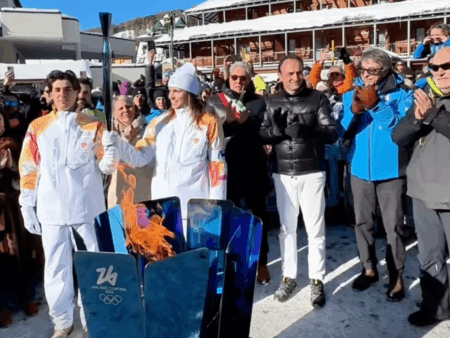 La flamme olympique à Aoste puis sur les 4000 mètres du mont Rose La fiaccola olimpica a Sestriere, 11 gennaio 2026 (c) Regione Piemonte