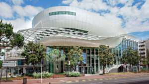 Il Palais des Congrès di Antipolis, sede del Salone dei cuccioli di Antibes; Le Palais des Congrès d'Antipolis, siège du Salon du chiot d'Antibes (c) Palais des Congrès