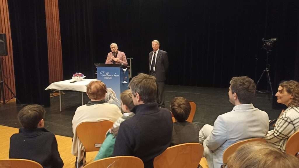 Michel Moriceau et Cécile Courrèges à Sallanches lors de la remise de la Légion d'Honneur, le 30 janvier 2026 (c) Nos Alpes