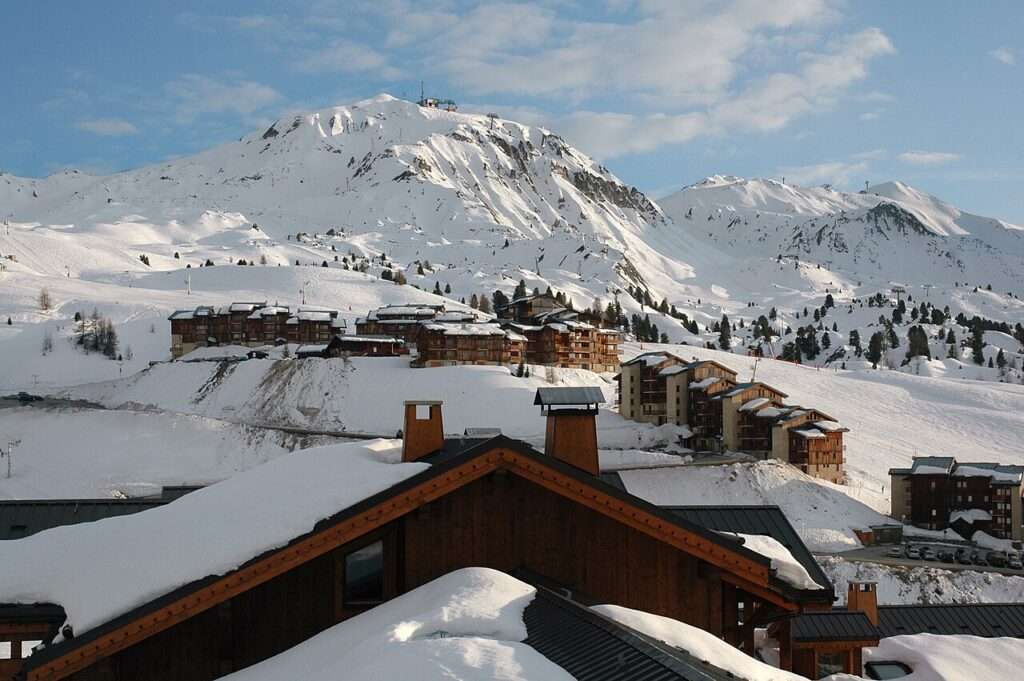 La Grande Rochette et La Plagne (c) Public domain CC 01 Wikimedia Commons