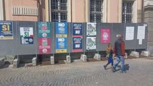 Le bacheche elettorali del referendum sulla giustizia, il 20 marzo 2026 (c) Nos Alpes